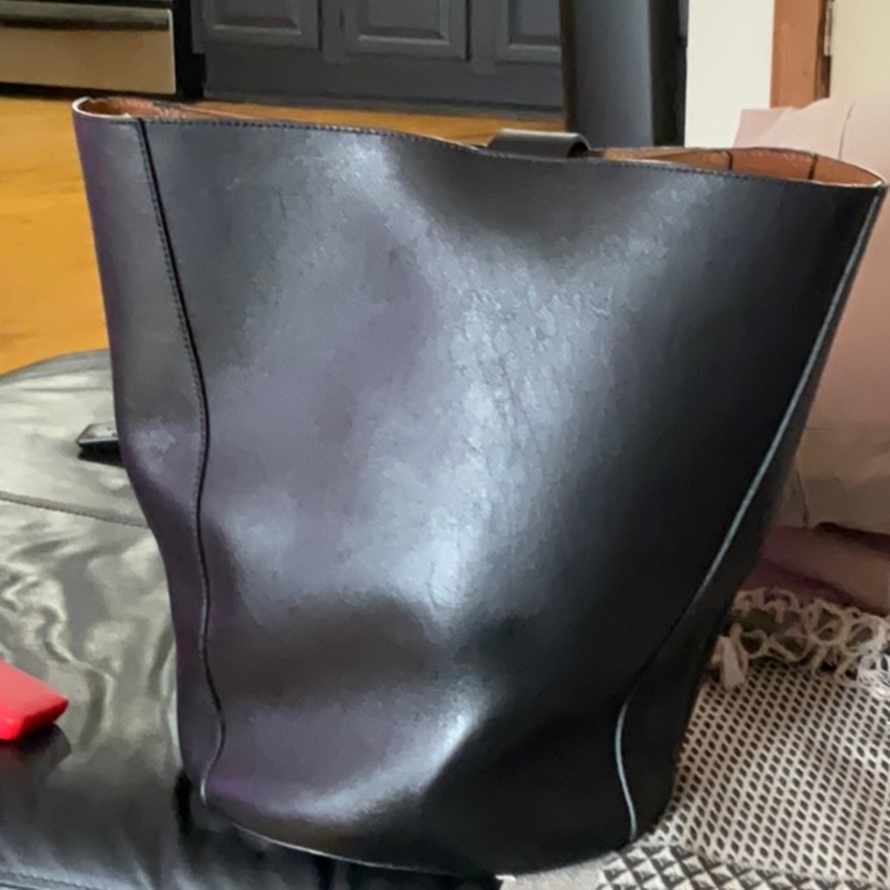 Zara Large Leather Bucket Bag

$239 - Picture 8 of 14